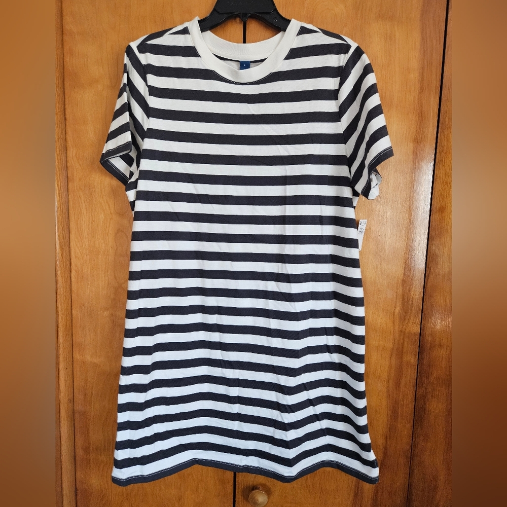 NWT Old Navy Black and White Striped T-Shirt Dress Size Large